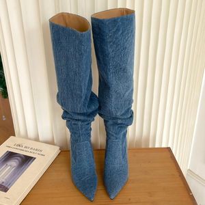 Nowe dżinsowe niebieskie buty na wysokie obcasy dla kobiet jesienne pliski wskazane palce kowbojskie buts kobietę cienkie obcasy buty na kolanach rozmiar 34-41
