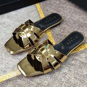 YL Vackra Summer Women's Slippers Fashionable Classic Sandals Enkla, bekväma och andningsbara designer Casual Roman Beach Shoes Designer Shoes565434
