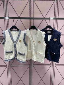 Kvinnorjackor Designer Designer Autumn Fashion V-hals Knitting Cardigan Brosch Vests Coat ärmlös knapp upp fickorna rak xzlz