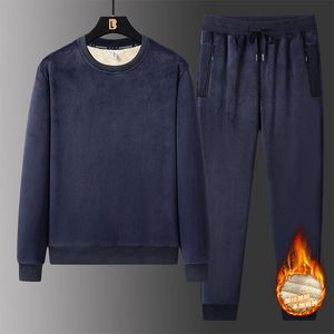 Tute da uomo Autunno Inverno Set Giacca Pantalone Pelliccia calda Felpa ispessita Tuta in cashmere Casual Uomo Felpa con cappuccio Abbigliamento sportivo 231216