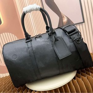 Duffel Bags Designer Keepall Mens Duffle Bag City Cross-Body Travel Bag Emponsing Letter 35cm 45 cm 50 cm Duffel Bag Axel Handväska Bagage Totes