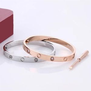 Menwomen Designer Bangle Love Screcled Bracelet Classic C Design Titanium Steel Jewelry Colorffasty Hypoallergenic186o