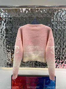Женские свитера дизайнерской роскоши 2022 Женская дизайнерская одежда Вязаный свитер с гусиным вырезом Буква с длинным рукавом C G Пуловер Негабаритный утолщение для тепла