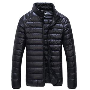 Piumino da uomo Autunno Inverno Piumino da uomo Casual Colletto alla coreana Cappotto Parka ultraleggero Capispalla portatile Antivento Piumino d'anatra bianco 6XL 231215