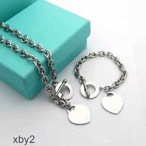 Charm Bracelets Popular Home Style Bracelet Titanium Sentiment T Steel Love Set Luxury Couple Light Hundred Fashion 2024 DESIGNERS