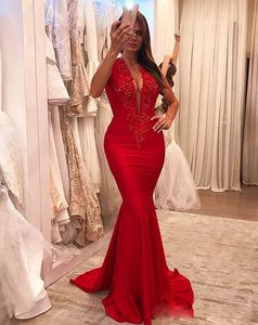 Prom Dresses Red Evening Gown Party Mermaid Trumpet Applique Pärled Anpassad blixtlås Lace Up Plus Size Ny V-ringad ärmlös satin