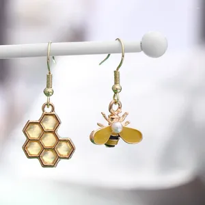 dangle earrings exquisite bee honeycomb女性のための非対称
