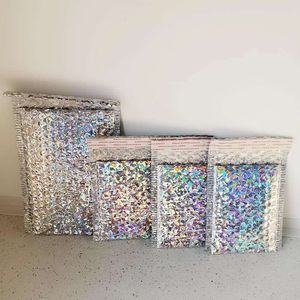 Busta postale a bolle d'aria all'ingrosso Mailer 50 pezzi / pacco Sacchetti imbottiti Borsa laser in lamina Regalo Imballaggio laser in plastica S Argento rapporto qualità-prezzo