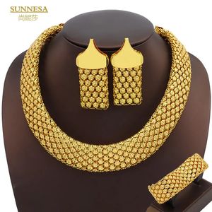 Bröllopsmycken set Sunnesa Trendy African Set for Women Chunky Necklace Earrings Dubai Gold Plated Armband Fashion Jewelery Party 231216