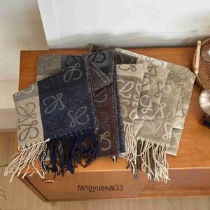 유명 인사와 같은 스타일의 Roewe Scarf Women 's Mimitation Cashmere Tassel 다목적 겨울 숄 프리미엄 느낌 따뜻한 스카프 2024 디자이너