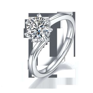 Planowany 18 -karatowy biały złoty pierścień drobny biżuteria 925 Srebrna cyrkon Diamentowy zaręczyny MOISSANITE