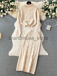 İki parçalı elbise tekerlesi yakışıklı sıcak kazaklar kadınlar kadın gevşek örgü üst+elastik uzun etek moda kış kalın kazak iki parça seti j231216