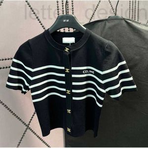 女性のTシャツデザイナーLuxuryce Spring/Summer New Stripe Contrast Knitte編集