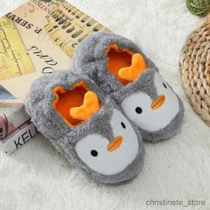 Slipper 2023 Vinter söt Penguin Kids Slippers bekväma baby varma bomullsskor pojkar och flickor hus inomhus djur plysch tofflor r231216