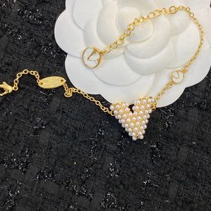 Projektant luksusowy klasyczny mosiądzy bransoletka francuska marka podwójna litera inkrustowana perła wysokiej jakości miedziana bransoletka Bransoletka dostarcza matkę biżuterię prezent biżuterii