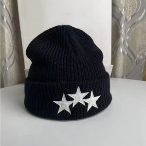 Дизайнерские шапки унисекс с аппликацией в виде трех звезд Вязаная шапка M Модная шерстяная шапка с вышивкой, сохраняющая тепло уличная шапка