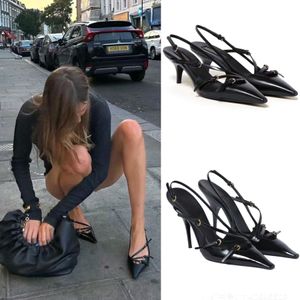 Patentläder slingback pumpar klackar med spänne utsmyckade stilett sandaler 100 mm klänningskor kvinnors lyxdesigner högklackade spetsiga tå aftonklänningskor
