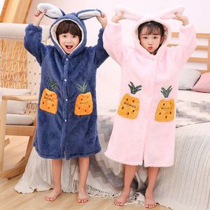 Towels Robes Kids Robe Flannel Bathrobe After Bath Girls Pajamas Sleepwear Baby Boys Fall Winter Hooded Teen Pyjamas Warm Nightgown Home Wear 231215