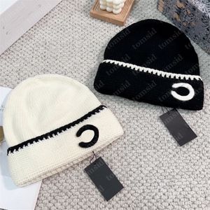 Kadın Tasarımcı Beanies Kış Sonbahar Erkekler Yün Bonnet Lüks Sıcak Gömülü Şapkalar Çift Harfe