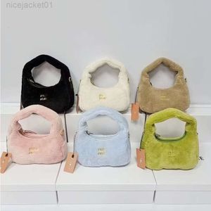 24SS Designer Miui Miui Bag Miumius Autumn/winter New Home Plush Underarm Bag Cute Princess Style Plush Bag Handheld One Shoulder Diagonal Straddle Women's Bag