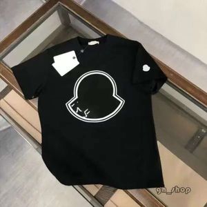 Monclair Tshirt Erkekler Tasarımcı T-Shirt Moda Monc T Shirt Klasik Mürettebat Boyun Günlük Gömlek Giyim Lüks Kısa Monclair Ceket 114 13 999