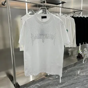 Mens Designer Camisetas Bordado Vestuário de Verão Roupas Homens Camisetas Tee T-shirt Redondo Pescoço Primavera Alta Tendência Solta Manga Curta Roupas Masculinas