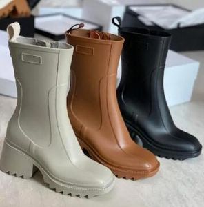 6000 Luxurys Designers Mulheres Botas de Chuva Inglaterra Estilo Impermeável Welly PVC Chuvas Sapato Zipper Vintage Square Head Sapatos Moda Joelho-Alto Martin Boot