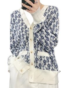 2024 Cardigan Women's v-neck Wool ، خطاب Jacquard D المتمرن ، ملاءمة فضفاضة ، سترة كسول ، معطف قصير عصري ، سترة عيد الميلاد القبيحة ، xxl m l xl ، color1 tan blue