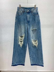 Women's Jeans Make Old Ripped Back Pocket Pant Color Contrast The Upper Body Looks Natural