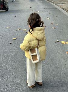 Ins barn fleece handväskor flickor metall bokstav en axel väska barn mocka messenger väskor s0956