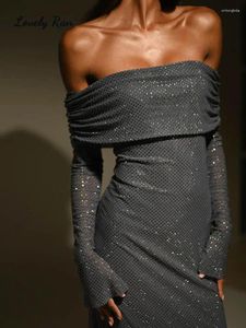Sukienki swobodne zimne ramię seksowna cekinowa sukienka dla kobiet za imprezę Pakiet bioder z długim rękawem Imperium Kobieta 2023 Winter Chic Streetwear