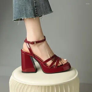 Sandalet marka yaz moda çok renkli açık ayak parmağı çapraz ayak bileği kayış kadınlar Slingback seksi yüksek topuklu bayan ayakkabılar mujer zapatos