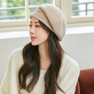 Berets Elegant Knit Cap Vintage French Artist Beret Hat Soft Warm Windproof Women's Winter Headwear Thermal