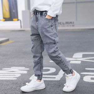 Jeans ienens barn pojkar jeans baby kläder klassiska byxor barn denim kläder spädbarn pojke casual bowboy bottar byxor 4-11 år 231216