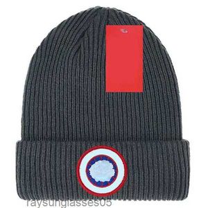 Beanie Crânio Caps Designer Elegante Ganso Crânio Cap Letra Jacquard Beanie Homens Mulheres Chapéu De Lã Quente Canadas Unisex Ski 01nzut