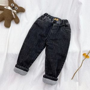 Dżinsy Kids Winter Boy Jeans stały kolor polaru termiczne dżinsowe spodnie dla maluch chłopców ubrania bawełniane 2T Baby Warmowe spodnie 231216