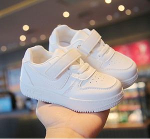 Tenis sneakers barn vår/höst ny pojkar flickor sportskor casual brädskor läder mjuka solade barn små vita skor