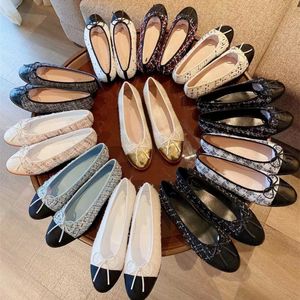 Sapatos Designer de marca feminino Paris Blackb Ballet Flats Spring Quilted Genuine Leather Slip na bailarina redonda de dedos do dedo do pé