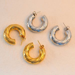 Small Fragrant Wind Geometric Earrings for Women, Minimalist Earrings, High Grade Korean Fashion C-shaped Earrings, Cross border Popular