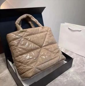 Klassiska varumärke puffer shoppingväskor p vinter mode berömd lyxdesigner stor kapacitet utomhus sacoche gata vit/beige/svart topphandtag totes handväska