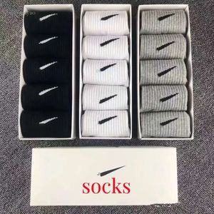 Mens Women Cotton All-Match Solid Color Socks Slippers Classic Hook Ankle Backable Black White Grey Football Basketball Sport Stocking123