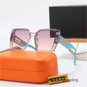 Güneş Gözlüğü Tasarımcı Klasik Tasarım Markası Kadınlar UV400 Gözlük Metal Altın Çerçeve Gözlükleri Erkek Ayna Cam Lens Güneş Gölgeli Kutu 2509