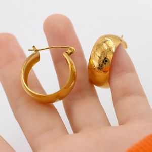 Orecchini placcati in oro genuino 18 carati Gli orecchini Instagram in acciaio inossidabile sono versatili, minimalisti e popolari. Orecchini dello stesso stile per le donne