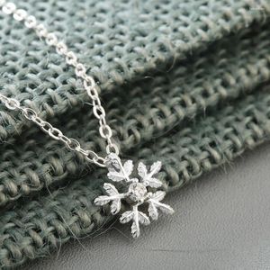 Pendant Necklaces CHENGXUN 2023 Sparkly Winter Snowflake Crystal Flower Dangle Necklace Women Girls Charm Collier Wedding Party Jewelry