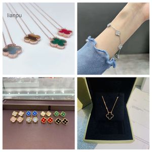 Designer Bracelets 2024 New Fashion Top Pendant Love flower Heart Necklace Bracelet for Women Love Jewelry Gifts for Wife Girlfriend