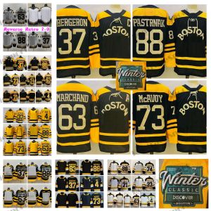 2023 Winter Classic 37 Patrice Bergeron Hóquei Jerseys 88 David Pastrnak 63 Brad Marchand 73 Charlie McAvoy Rask Jake DeBrusk 4 Bobby Orr Ta