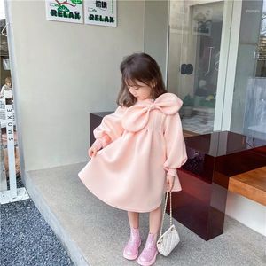 Abiti da ragazza Abito con fiocco per bambini 2023 Primavera Baby Princess Festa di compleanno Abbigliamento per bambini Abito a maniche lunghe rosa in un unico pezzo