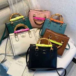 2024 NY DESIGNER Women's Crossbody axelflicka stor kapacitet färg kontrast enkel temperament gudinna textur messenger shopping wome väska