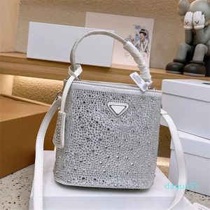 Klasik İşaret Rhinestone Designer Crossbody Bag Moda Kristal Bayanlar Omuz Çantası Çanta Leydi Orijinal Deri Tote Çanta