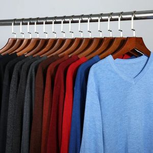 Mens Hoodies Sweatshirts Sonbahar ince örgü kazak iş rahat vneck kazakları klasik stil rahat ince temel erkek markası 231218